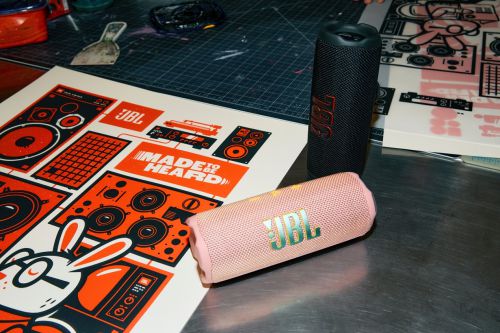 LIP7 音乐万花筒七代便携式蓝牙音箱全新上市凯发k8一触即发户外进阶自由开声 JBL F(图4)