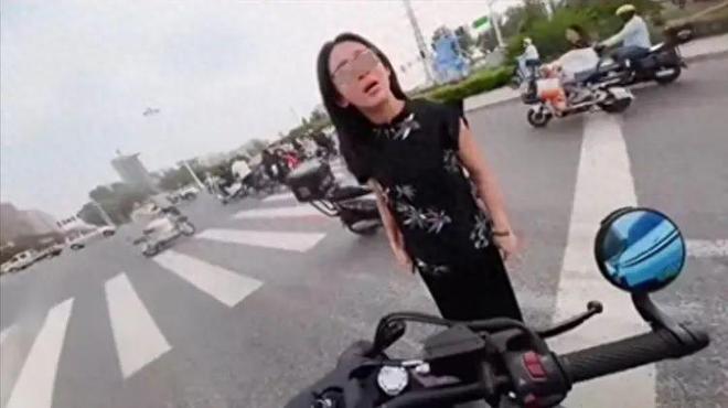 后续：女司机气到流产公布完整行车记录仪k8凯发国际入口河北女司机与骑手冲突(图2)